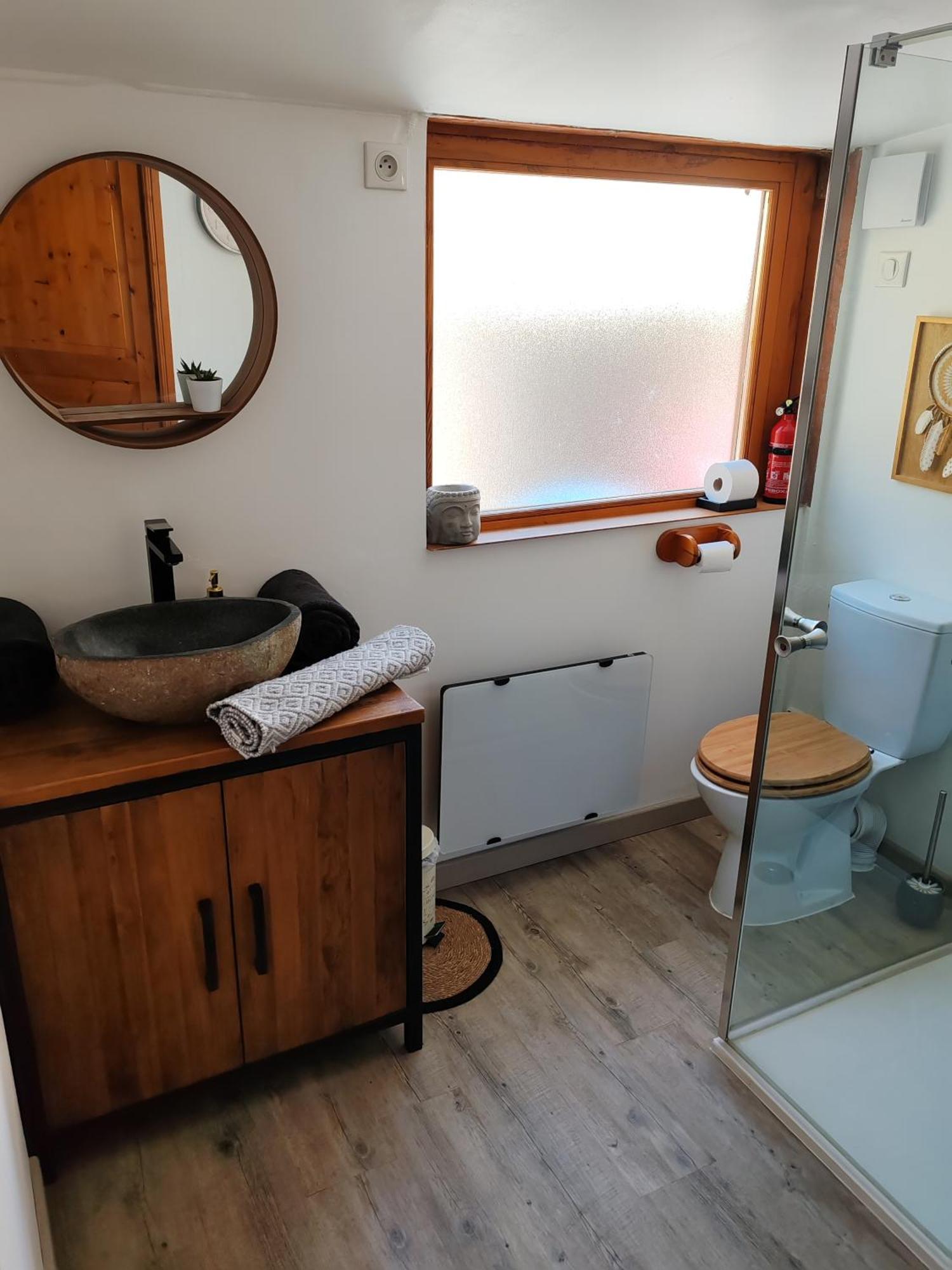 _Linstant_Zen_ Apartment Saint-Just  Bilik gambar